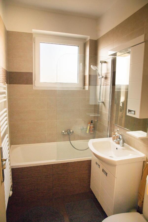 Firpo Apartman Eger Esterno foto